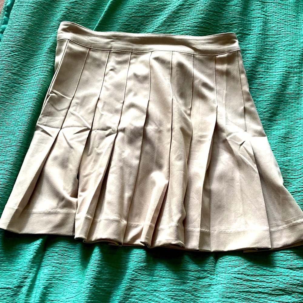Love Tree Womens pleated khaki skirt.